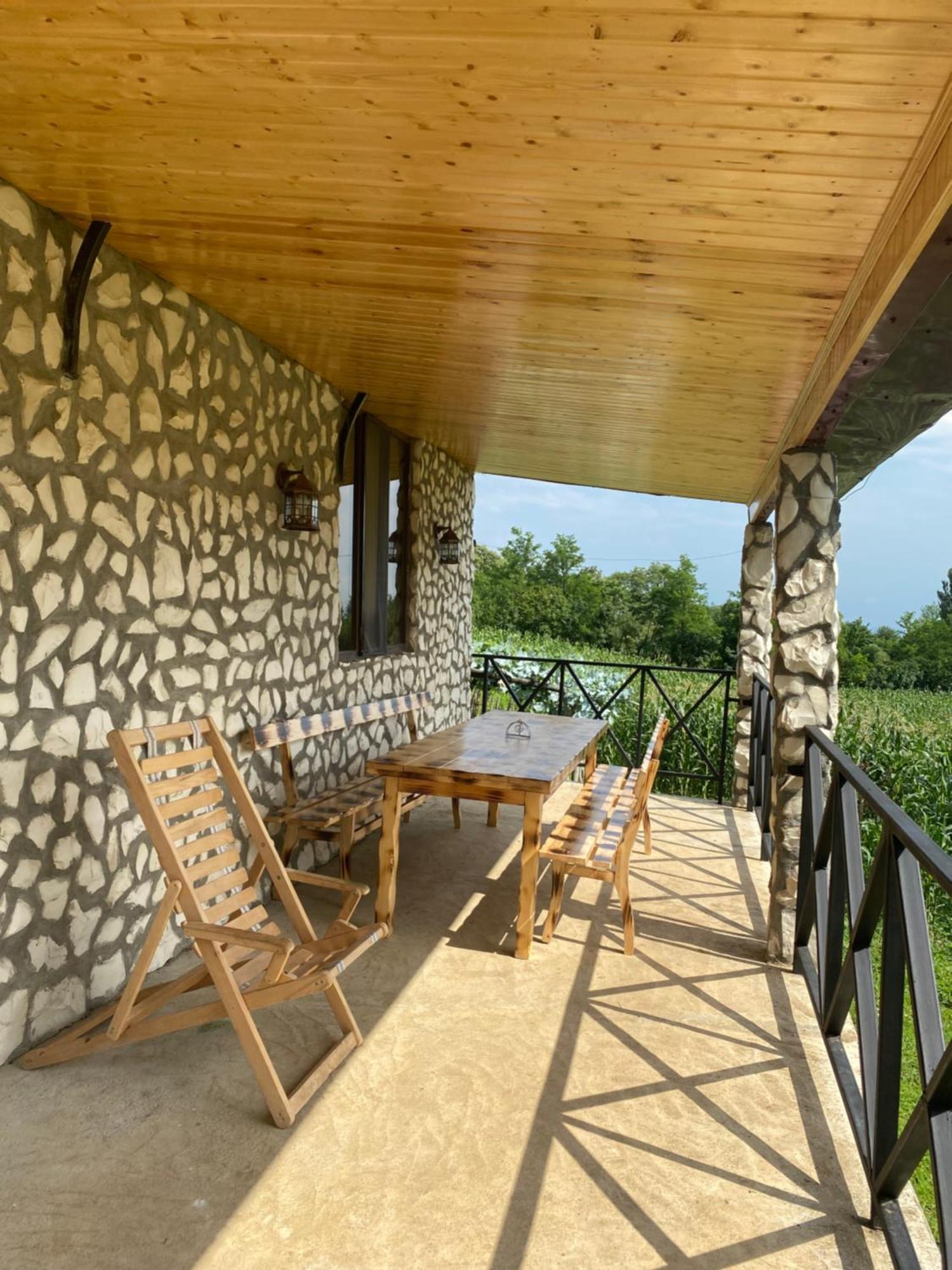 Kirta Hotel Gordi Exterior photo